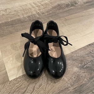 11.5 Capezio Girls Tap Shoes
